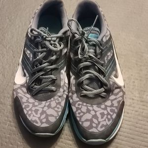 Womens Nike Dual fusion training shoes